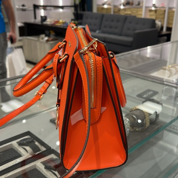 MICHAEL KORS
Sheila Md CZ Faux Saffiano Leather CZ Satchel Crossbody
POPPY
NWT - Picture 3 of 16